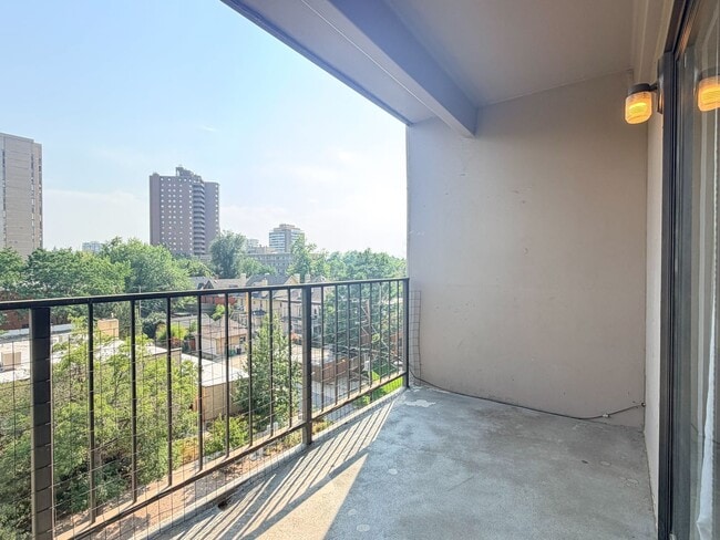 Building Photo - 1433 N Williams St