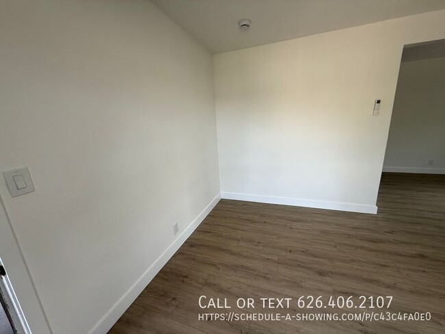 Building Photo - Modern 1-Bedroom-1 MONTH FREE  | In-Unit W...