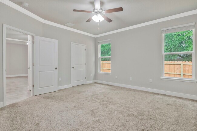 Building Photo - 5402 Parkside Dr