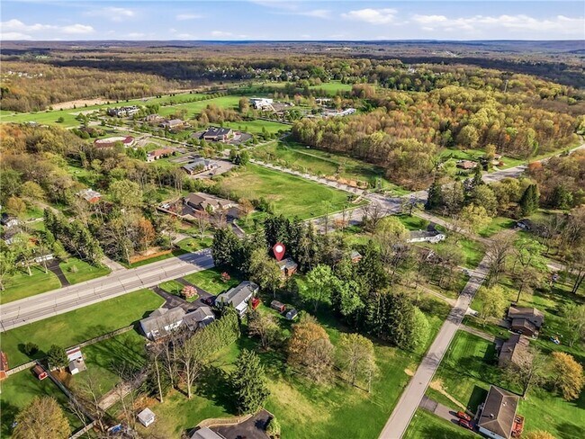 Building Photo - 1060 S Hermitage Rd