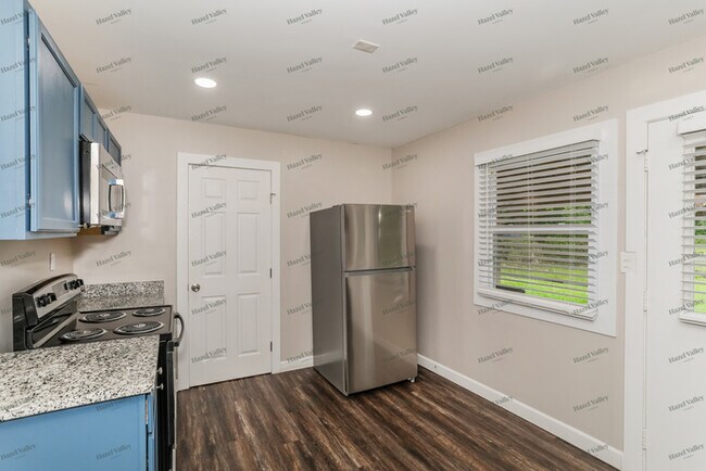 Building Photo - 9585 Loralinda Dr