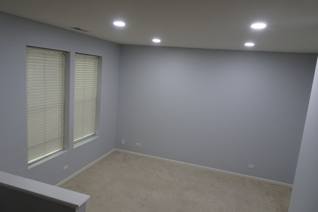 Building Photo - 2203 S Crambourne Way
