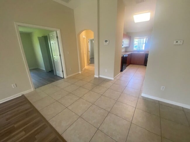 Building Photo - 1 Ryarbor Dr