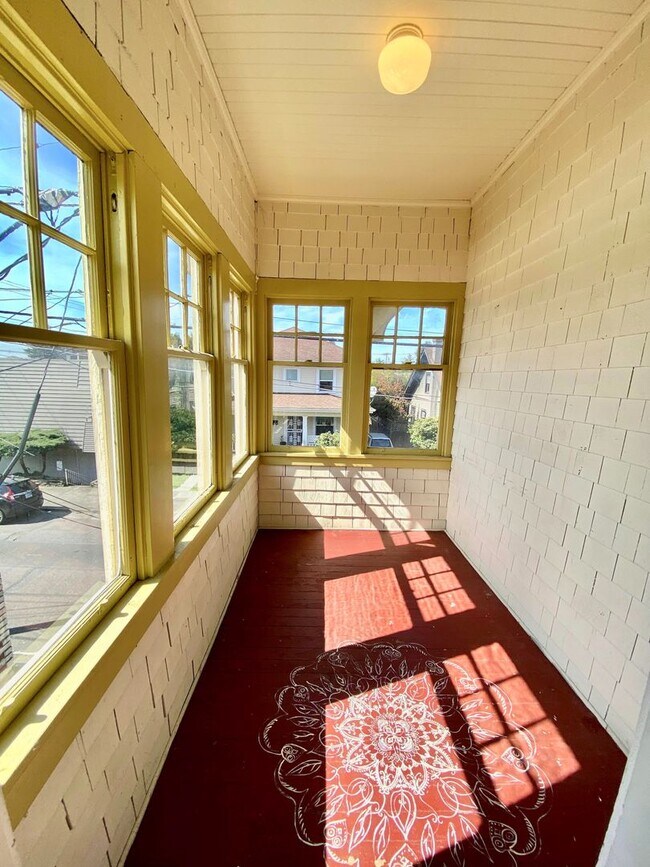 Building Photo - 1428 SE 46th Ave
