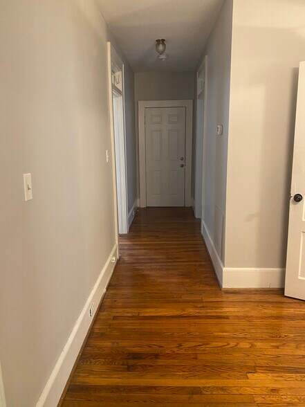 Building Photo - 2103 Marion St