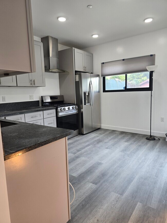 Building Photo - 1245 Crenshaw Blvd