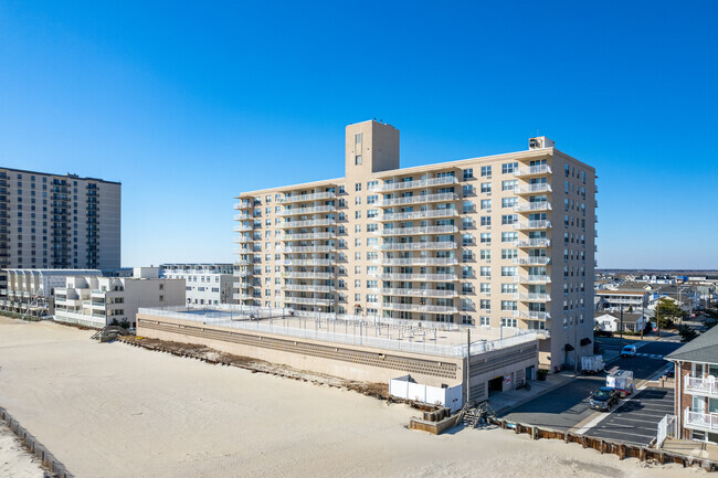 Primary Photo - Margate Towers