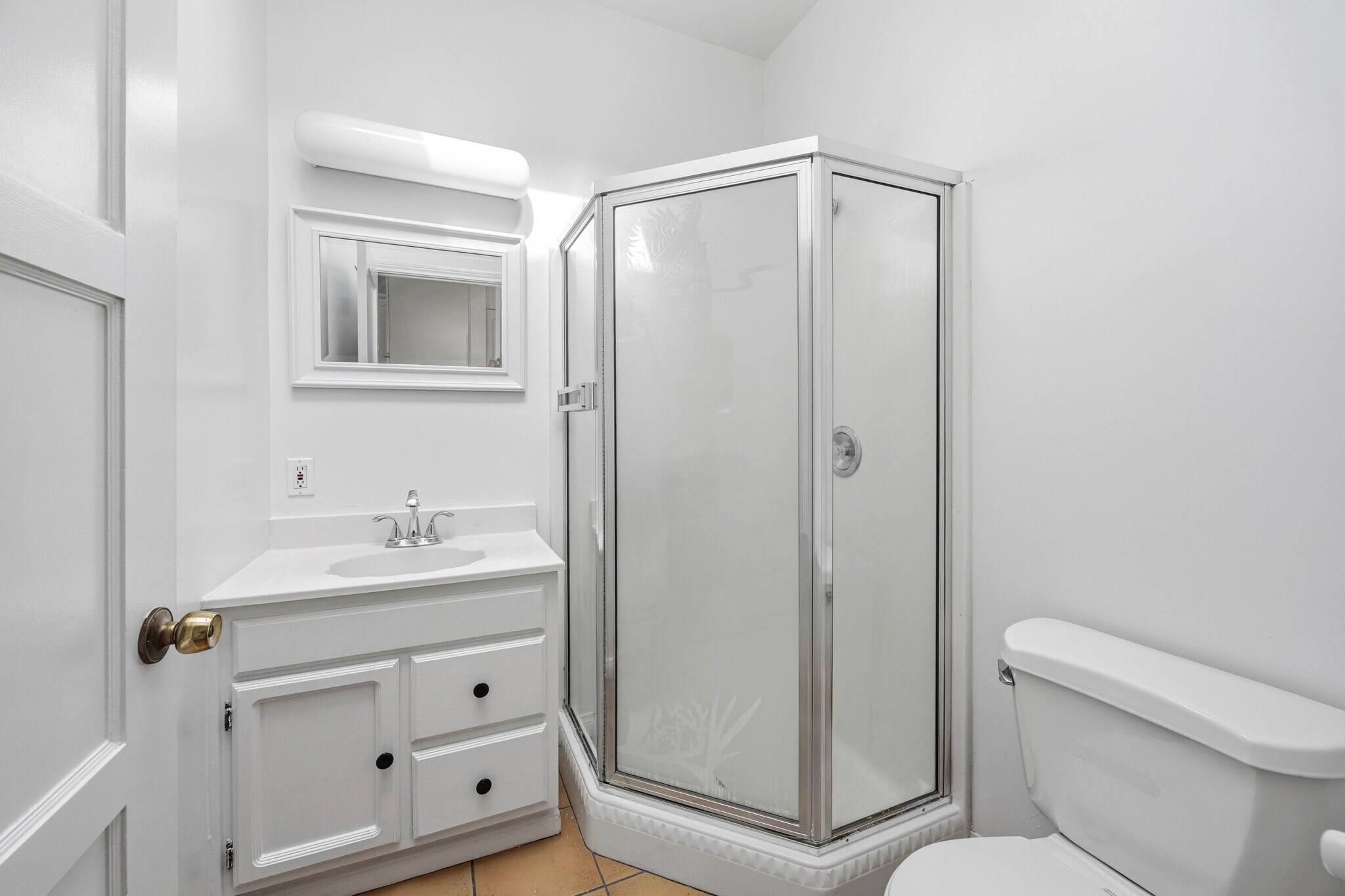 Building Photo - 166 N Arnaz Dr