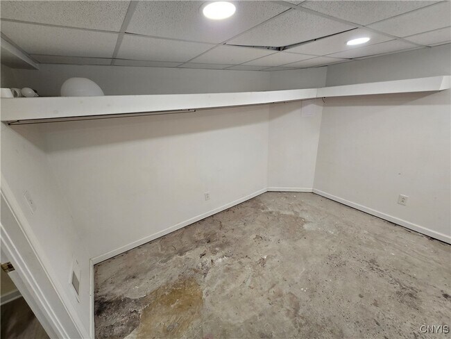 Building Photo - 205 Elmbrook Dr