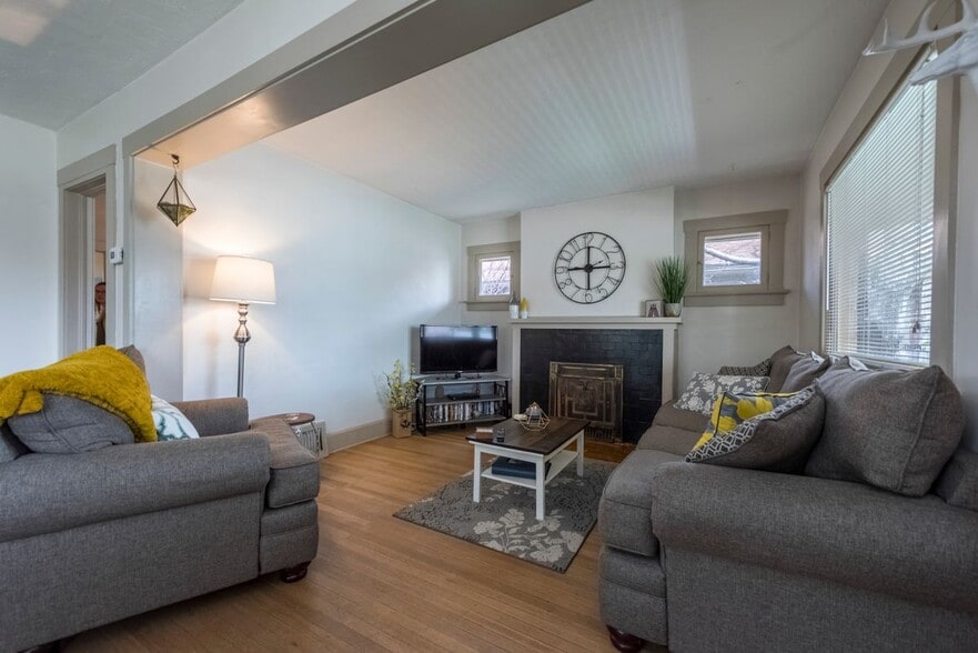 Building Photo - 409 E Coatsville Ave