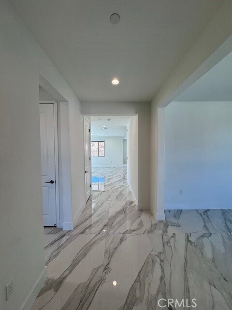 Building Photo - 25061 River Peak Dr