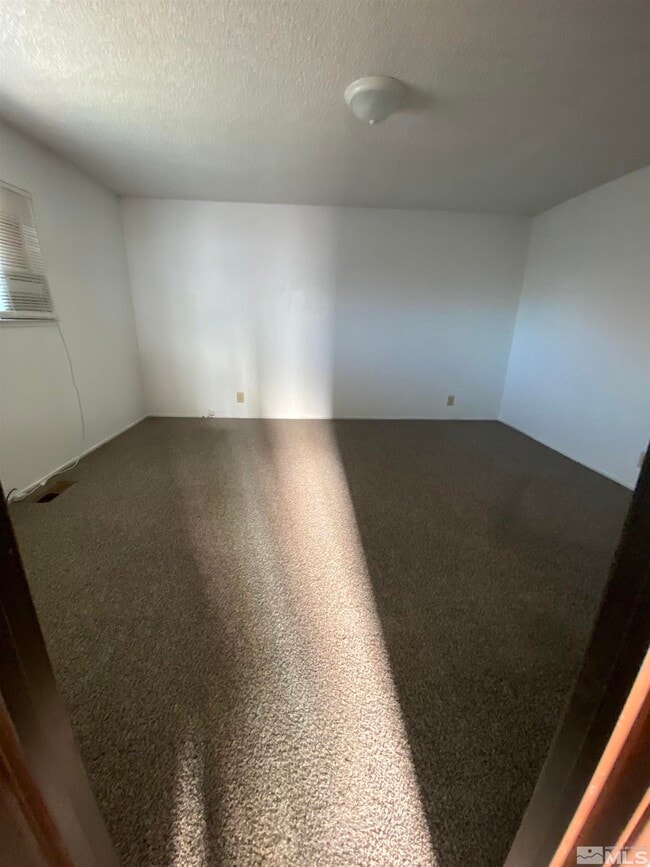 Building Photo - 373 Nader Way