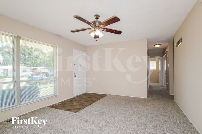 Building Photo - 580 Moule Dr