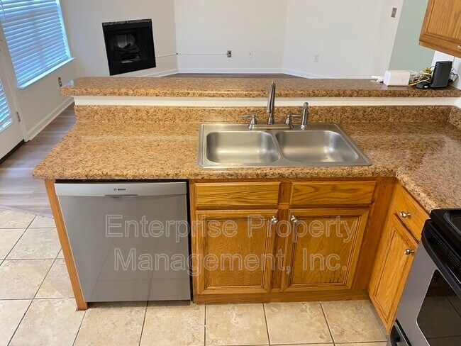 Building Photo - 7125 Showboat Ln