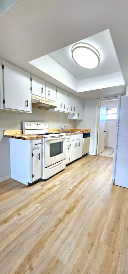 Building Photo - Best 55+ Complex in Merritt Island 3/2 open floor plan.