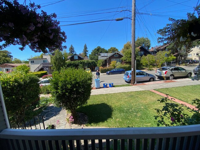 Building Photo - Spacious, Quiet N. Berk. House w/ a Large Private Backyard