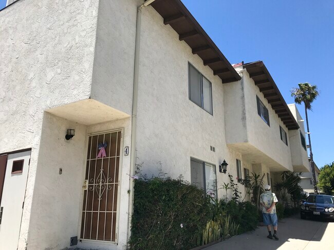 Front Entranc - 2704 Ruhland Ave