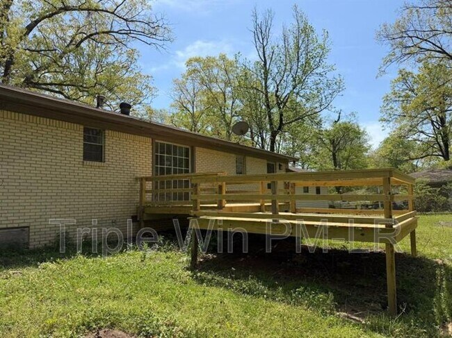 Building Photo - 17512 Bradshaw Rd