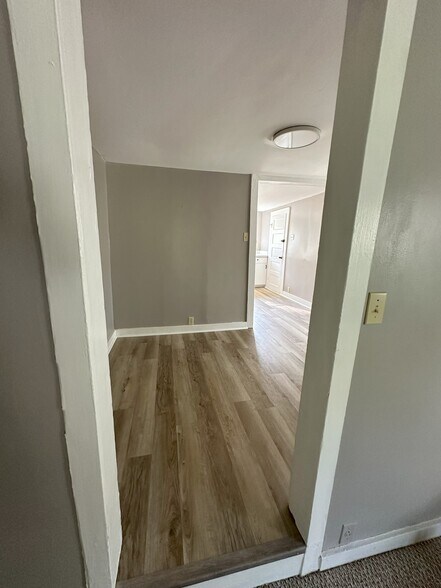 Dining - 11414 Goose Creek Rd