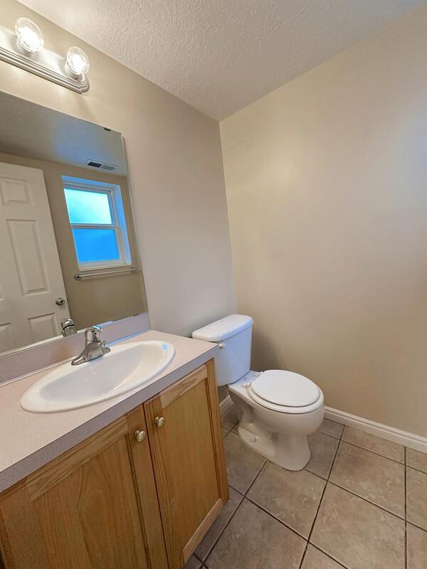 Building Photo - 545 W 350 N