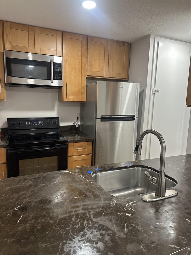 Building Photo - 2009 Olivera Rd