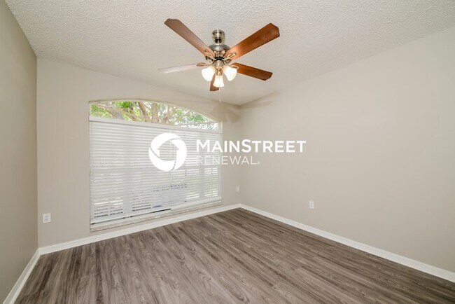 Building Photo - 4 Bedroom Pet-Friendly Home in Brandon, FL with Main Street Renewal