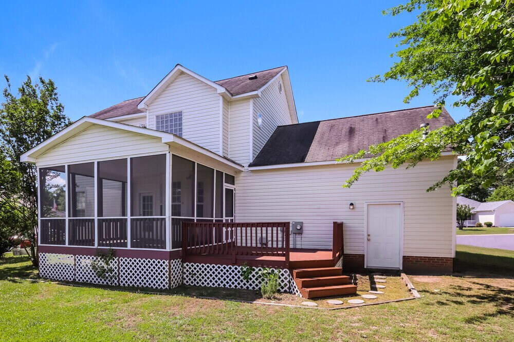 Building Photo - 512 Waterford Dr