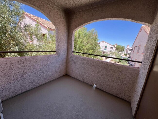 Building Photo - 7570 W Flamingo Rd