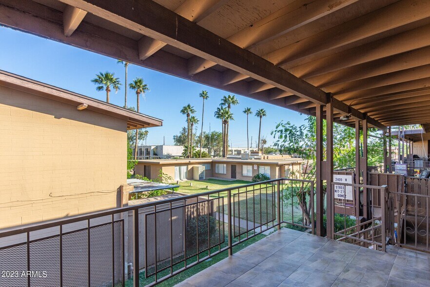 Building Photo - 2409 W Hazelwood St