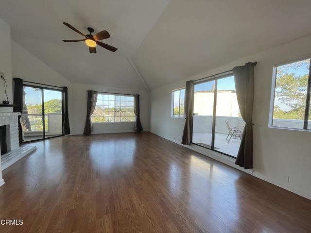 Building Photo - 727 Island View Cir
