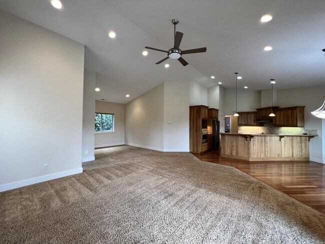 Building Photo - 2360 NW 19th St