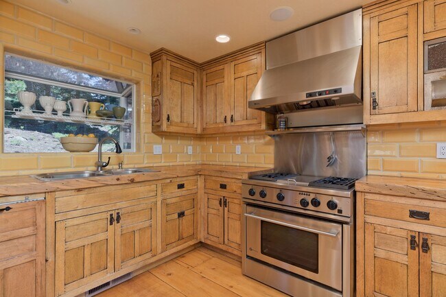 Building Photo - Winter Rental – $10,900/month (5/6-Month L...