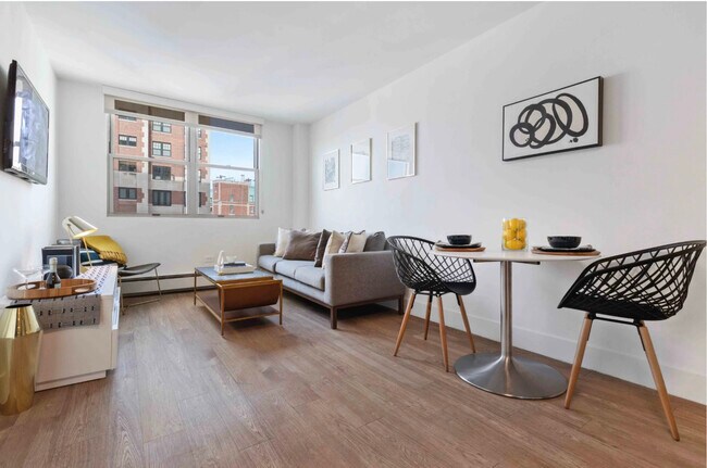 Building Photo - 420 W Belmont Ave