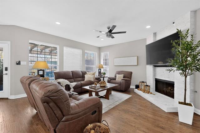 Building Photo - 2701 Scenic Dr