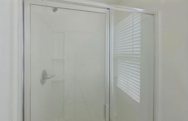 Building Photo - Ready Now!