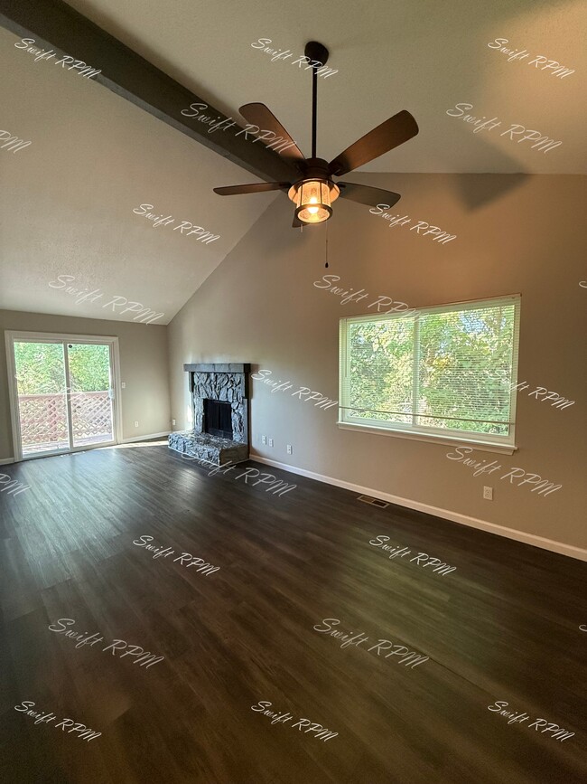 Building Photo - 6453 Hallet St
