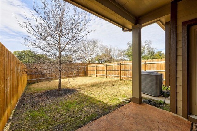 Building Photo - 13400 Briarwick Dr