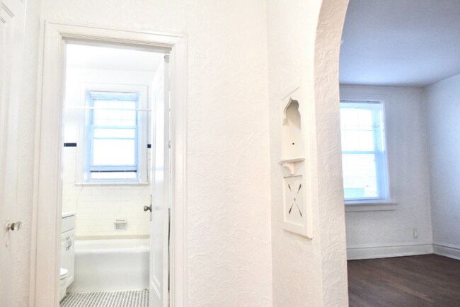 Building Photo - 6655 Berthold Ave