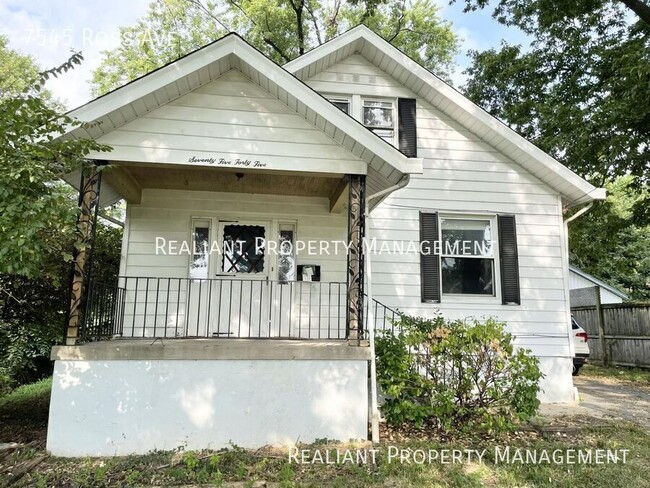 Primary Photo - Charming 3-Bedroom Single-Family Home on R...