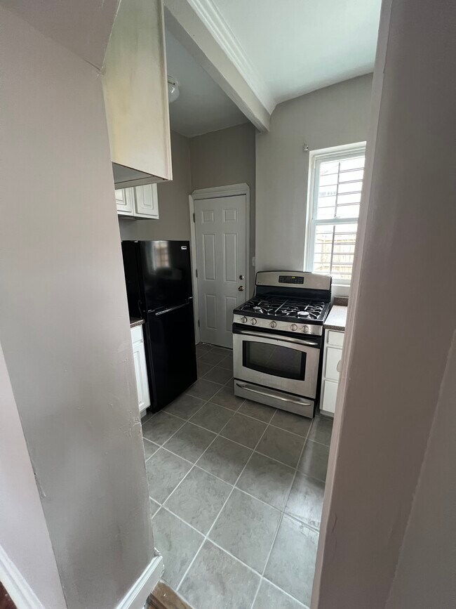 Building Photo - 45 Todd Pl NE