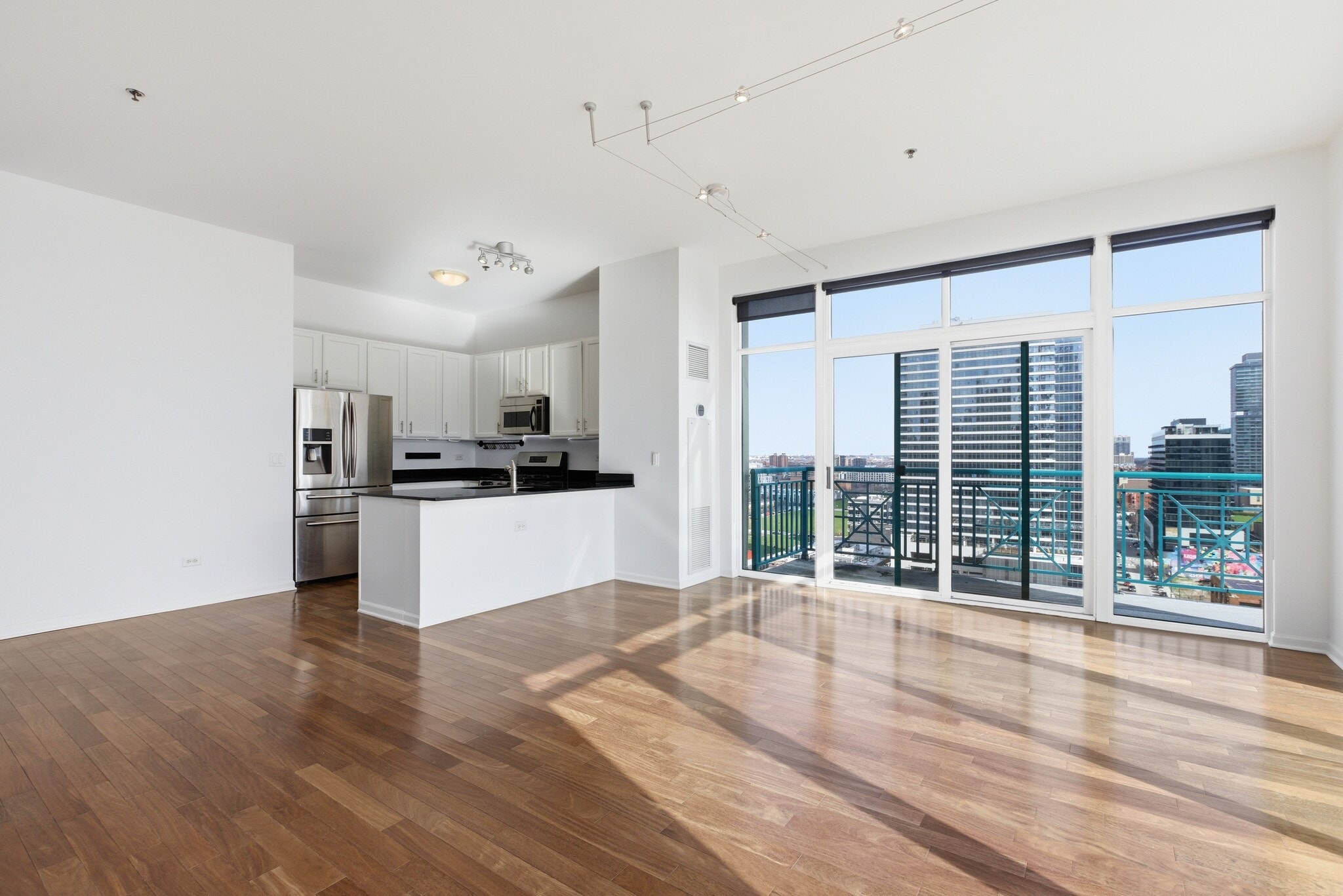 Building Photo - 340 W Superior St