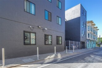 Building Photo - 1825 Mission St