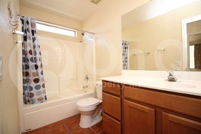 Building Photo - 7460 W Lone Cactus Dr