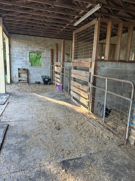 Horse stalls - 22329 Hale Rd