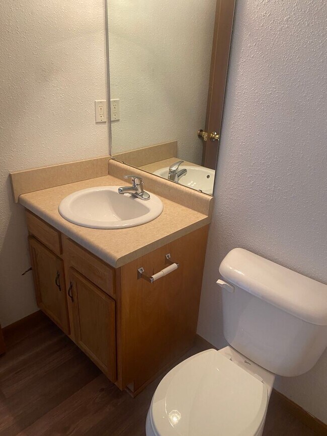 Building Photo - 16830 Huntington Ln