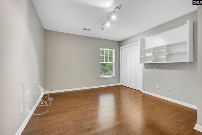 Building Photo - 328 Northwood St