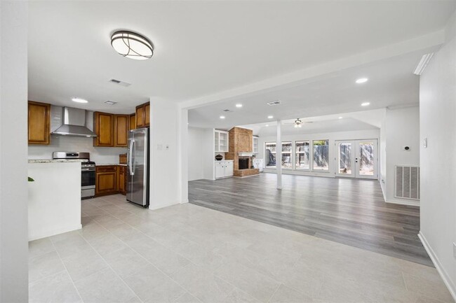 Building Photo - 318 W Fair Harbor Ln
