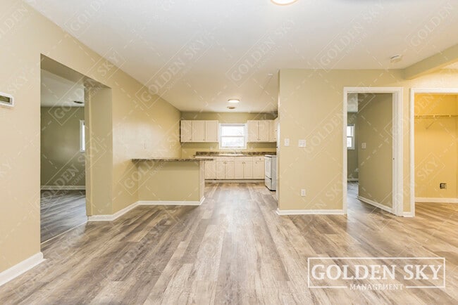 Building Photo - 2109 S Hoyt Ave