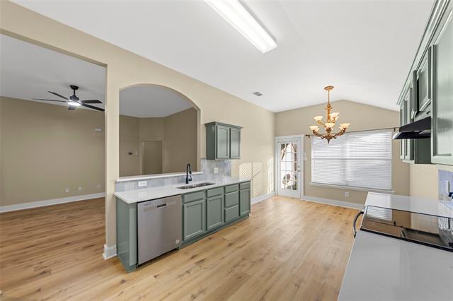 Building Photo - 1109 Caroline Dr