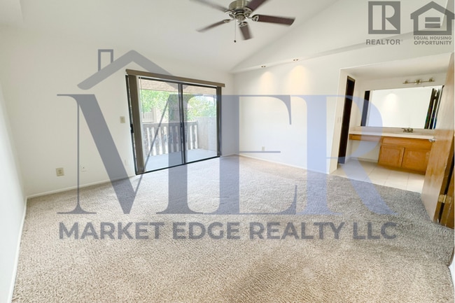 Building Photo - 2Bed/2.5Bath Townhome on Missouri/Central!...